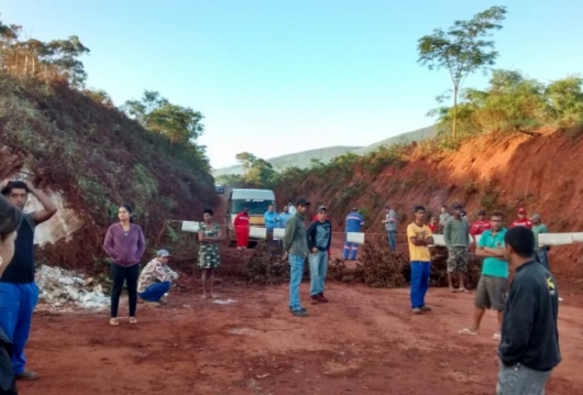 Conceição do Mato Dentro: Protesto fecha MG-010 por 12 horas e moradores prometem novo ato para sexta-feira