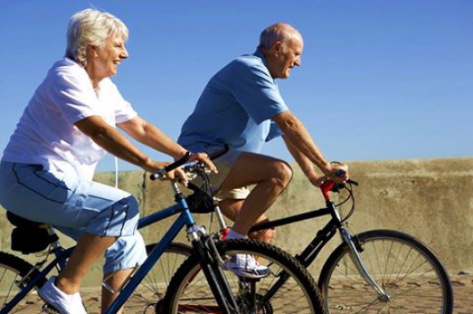 Expectativa de vida do brasileiro aumenta para 75,5 anos, informa IBGE