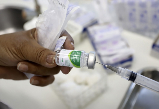 GUANHÃES: Idosos, trabalhadores da saúde e o restante do público contemplado deve se imunizar contra a gripe a partir desta segunda