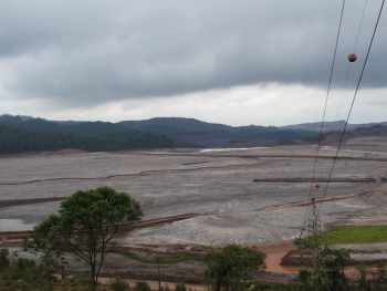 Samarco admite risco de rompimento nas barragens Santarém e Germano