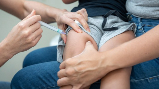 Após morte por coqueluche, autoridades brasileiras reforçam pedido para vacinação