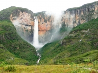 Nova regra: proibido acessar o alto da cachoeira do Tabuleiro com veículos automotores, em Conceição do Mato Dentro