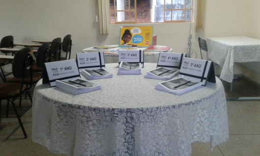 EDUCAÇÃO: Educadores de Guanhães realizam escolha do Livro Didático - PNLD/2019-2022