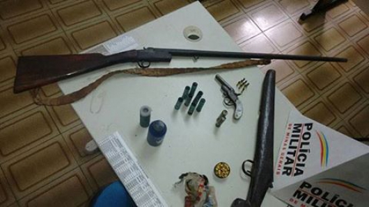 Homens são presos com armas e munições na zona rural de Ferros
