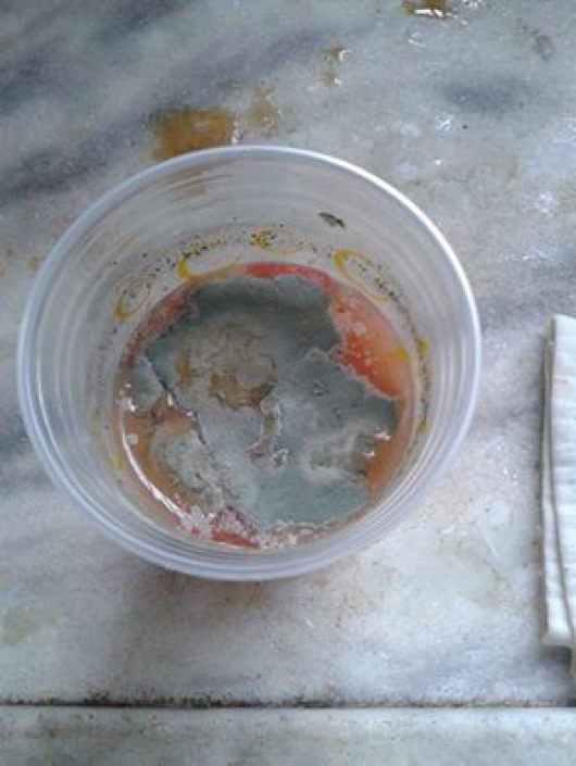  &#039;Plasta&#039; encontrada em suco de caixinha