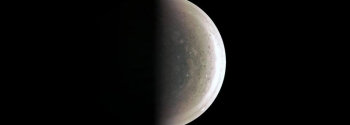 Sonda Juno transmite primeiras fotos dos polos de Júpiter