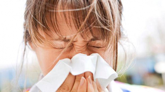 Confira 5 dicas para prevenir a rinite alérgica nos dias frios!