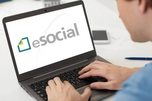 Empregadores podem emitir comprovante de rendimentos para IR pelo eSocial