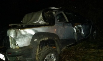 São João Evangelista: Mulher morre ao ser lançada para fora de carro em acidente na MGC-120