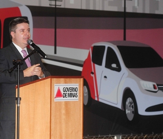 Governo de Minas entrega novos veículos em Guanhães e região