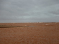 Lama da barragem da Samarco chega às praias do ES
