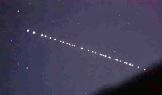 INUSITADO: Morador visualiza sequência de estrelas em movimento no céu de Guanhães
