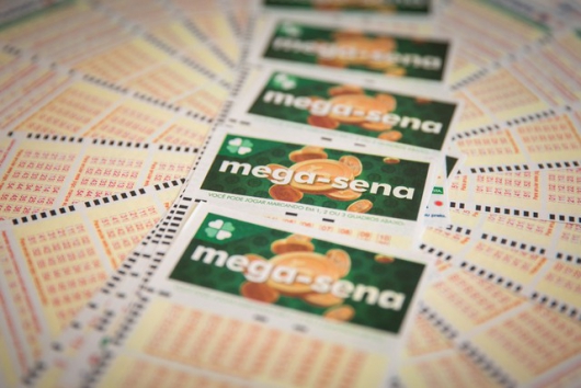 Mega-Sena, concurso 2.115: ninguém acerta as seis dezenas e prêmio vai a R$ 27 milhões