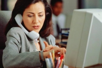 Mulheres trabalham 7,5 horas a mais que homens devido &agrave; dupla jornada