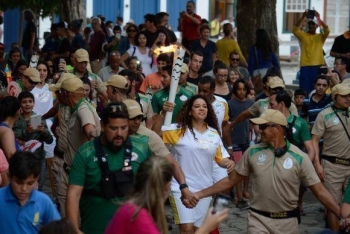 Tocha Olímpica chega ao Rio de Janeiro, após percorrer todo país