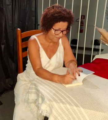 SEM TEMPO DE TEMER A MORTE: Escritora guanhanense, Adriana Santana, realiza lançamento de seu 2º livro