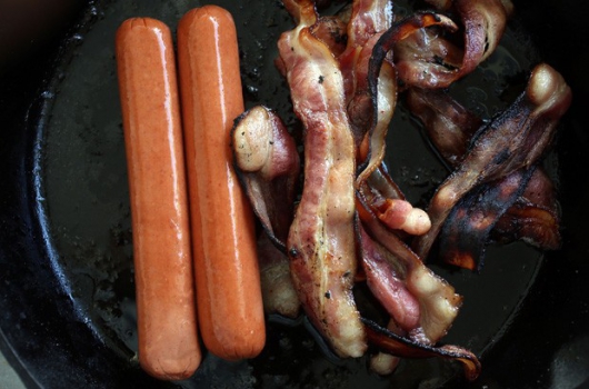 OMS coloca carne vermelha e embutidos na lista dos carcinogênicos