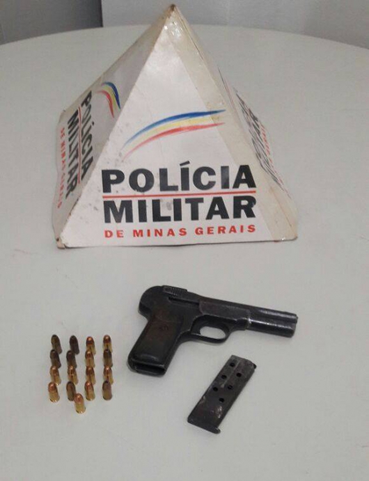 Homem é preso com arma e munições na zona rural de Paulistas