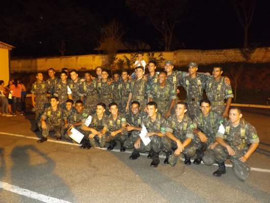 Soldados do Tiro de Guerra de Guanhães encerram ano de instrução