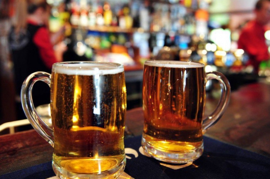 Presença de substância tóxica em cervejas da Backer pode ser causa de uma morte e sete internações na capital mineira