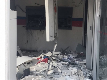Criminosos explodem caixas eletrônicos de banco em Belo Oriente