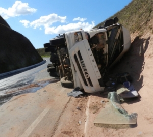 Excesso de velocidade aumenta número de acidentes na MGC-120, diz diretor do DER