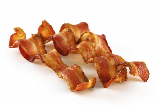 CARNE E CÂNCER: Risco de comer bacon não é o mesmo que o de fumar, diz médico
