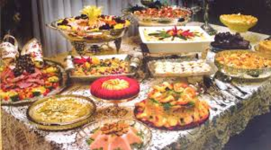 Exagerou na comida durante as festas de fim de ano? Especialistas dão dicas simples para te ajudar a voltar para a rotina saudável!