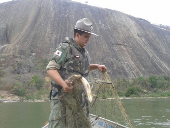 Piracema começa, pesca fica proibida e fiscalização aumenta na região