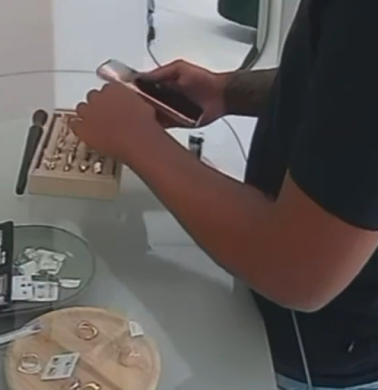 Joalheria &eacute; alvo de furto no centro de Guanh&atilde;es