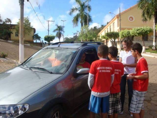 Alunos de Virgolândia participam de atividades em celebração à Semana Estadual de Prevenção às Drogas