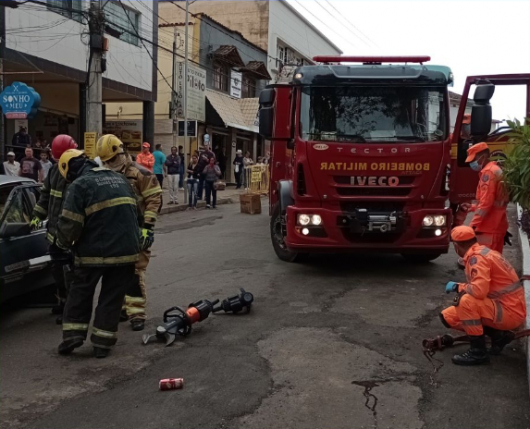 GUANHÃES:  Simulado Corpo de Bombeiros - ocorrência de trânsito com vítima