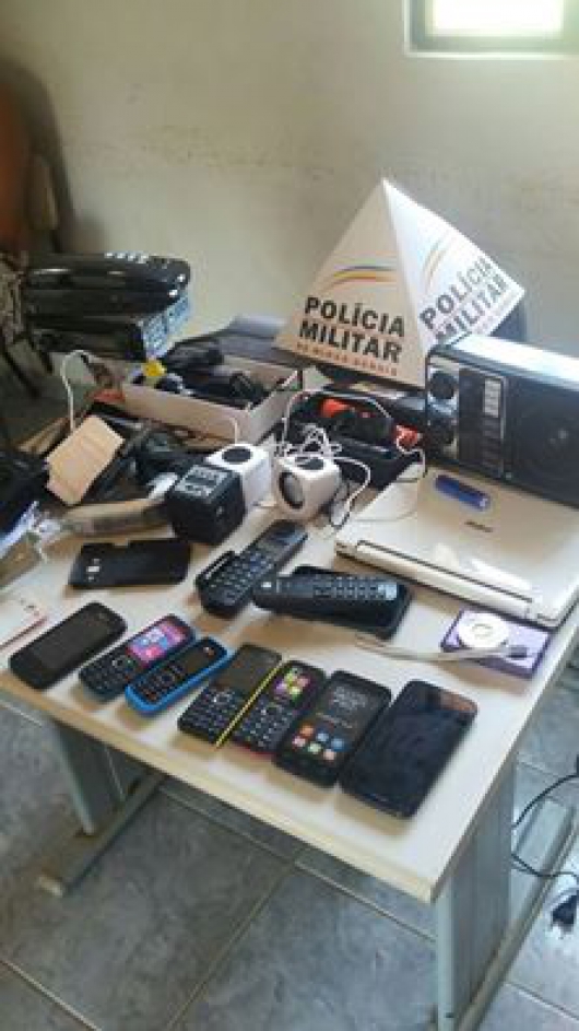 Polícia recupera produto de furto e prende autores em Coroaci