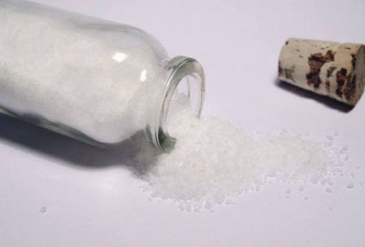 Diminuição no consumo mundial de sal evitaria milhões de mortes