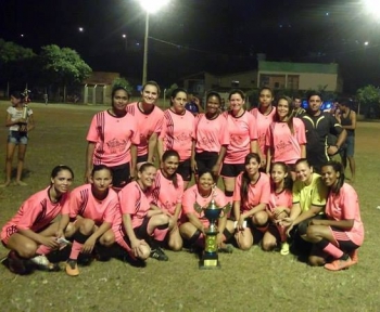 Equipe de Guanhães vence torneio de Futebol Feminino em Santa Maria do Suaçuí