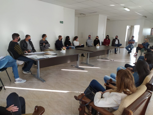 AULAS PRESENCIAIS: Legislativo guanhanense se reúne com representantes das escolas municipais, estaduais e particulares de Guanhães
