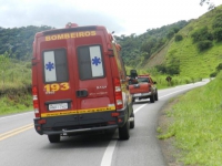 Santa Maria de Itabira: Veículo com três crianças despenca na ribanceira às margens da MGC-120