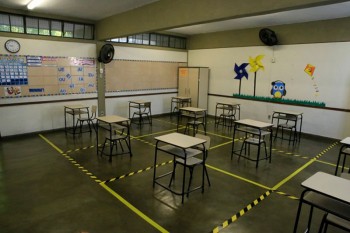 Educação amplia retomada presencial e autoriza a volta de novos anos de escolaridade