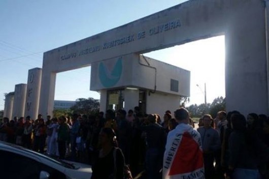 Ocupação no prédio da UFVJM em Diamantina chega ao 7º dia com portaria fechada