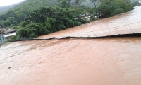 CHUVA; Rio Santo Antônio invade casas e deixa pelo menos 300 desalojados em Ferros