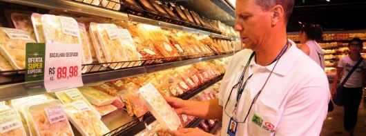Ipem-MG dá dicas para consumidores evitarem dores de cabeça durante as compras