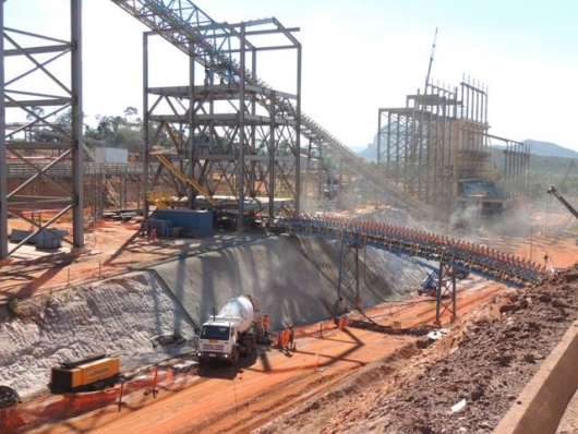 Anglo American coloca 200 empregados de férias em Conceição do Mato Dentro