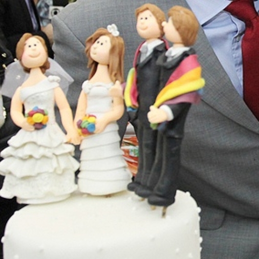 Resolução que obriga cartórios a celebrar casamento gay entra em vigor nesta quinta-feira