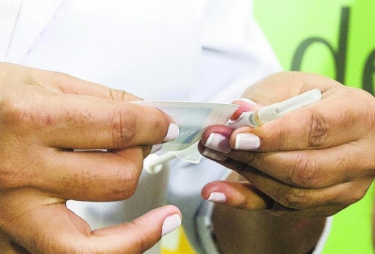 SAÚDE: Vacina contra dengue tem preço definido; em Minas custará R$ 134,63