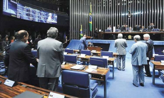 Fim do fator previdenciário faz trabalhador ficar mais perto do teto da aposentadoria
