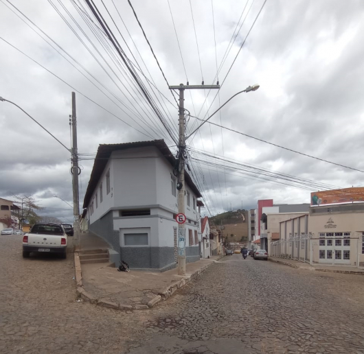 Moradores reclamam sobre limitação no número de vagas para estacionamento no centro de Guanhães