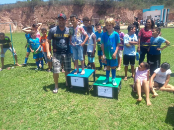 12 DE OUTUBRO: Crianças se divertem em evento social promovido pelo Grêmio Futebol Clube em Guanhães