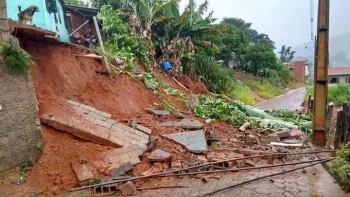 Chuva começa a fazer estragos também nas cidades da região