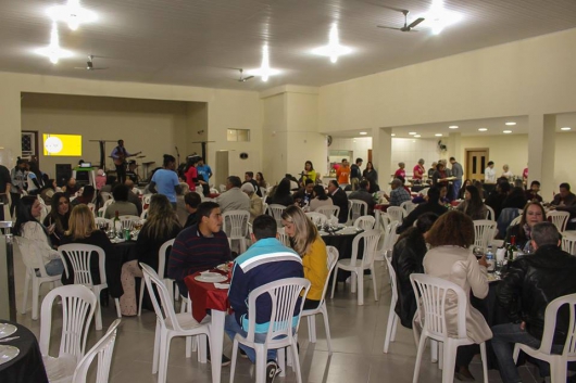 ONG Pets de Rua e Adoção Guanhães divulga balanço da Noite de Massas