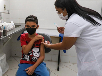 SAÚDE: Meninos e meninas de 9 a 14 anos devem ser imunizados contra o HPV; imunizante previne câncer